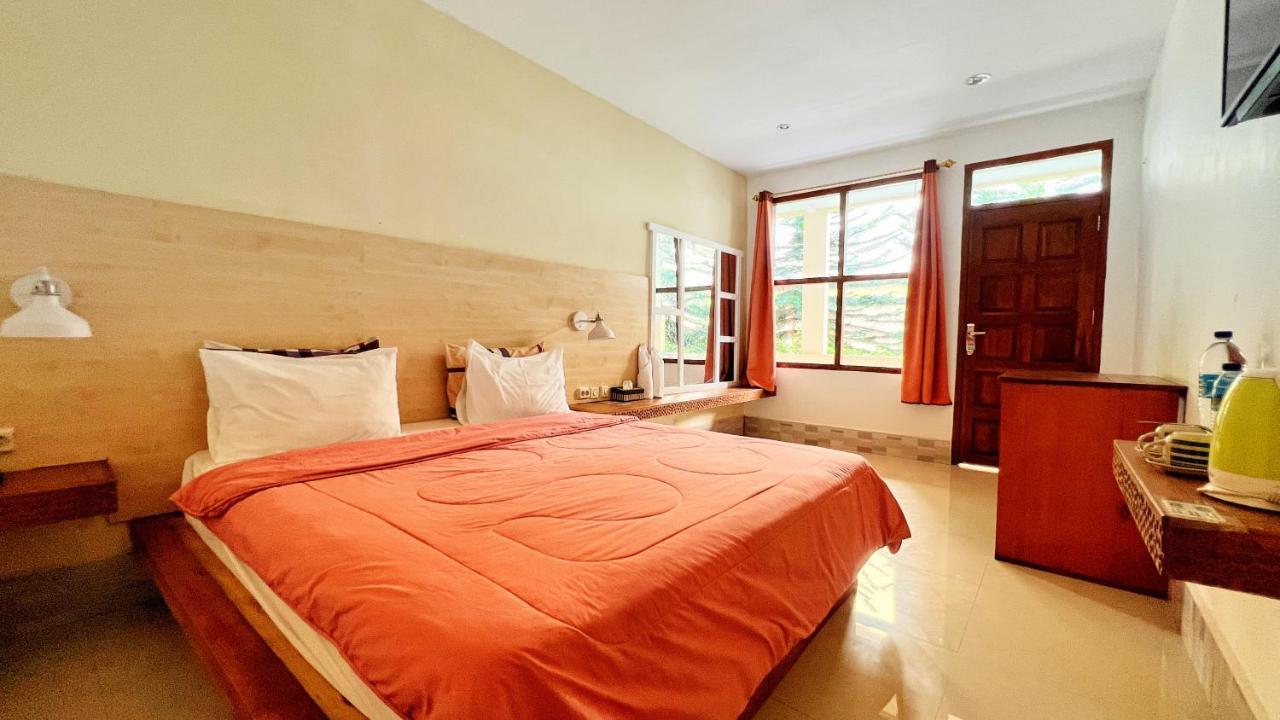 Centro Bajo Hotel & Resto Labuan Bajo Ngoại thất bức ảnh
