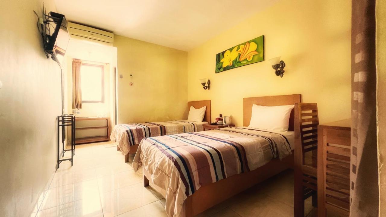 Centro Bajo Hotel & Resto Labuan Bajo Ngoại thất bức ảnh