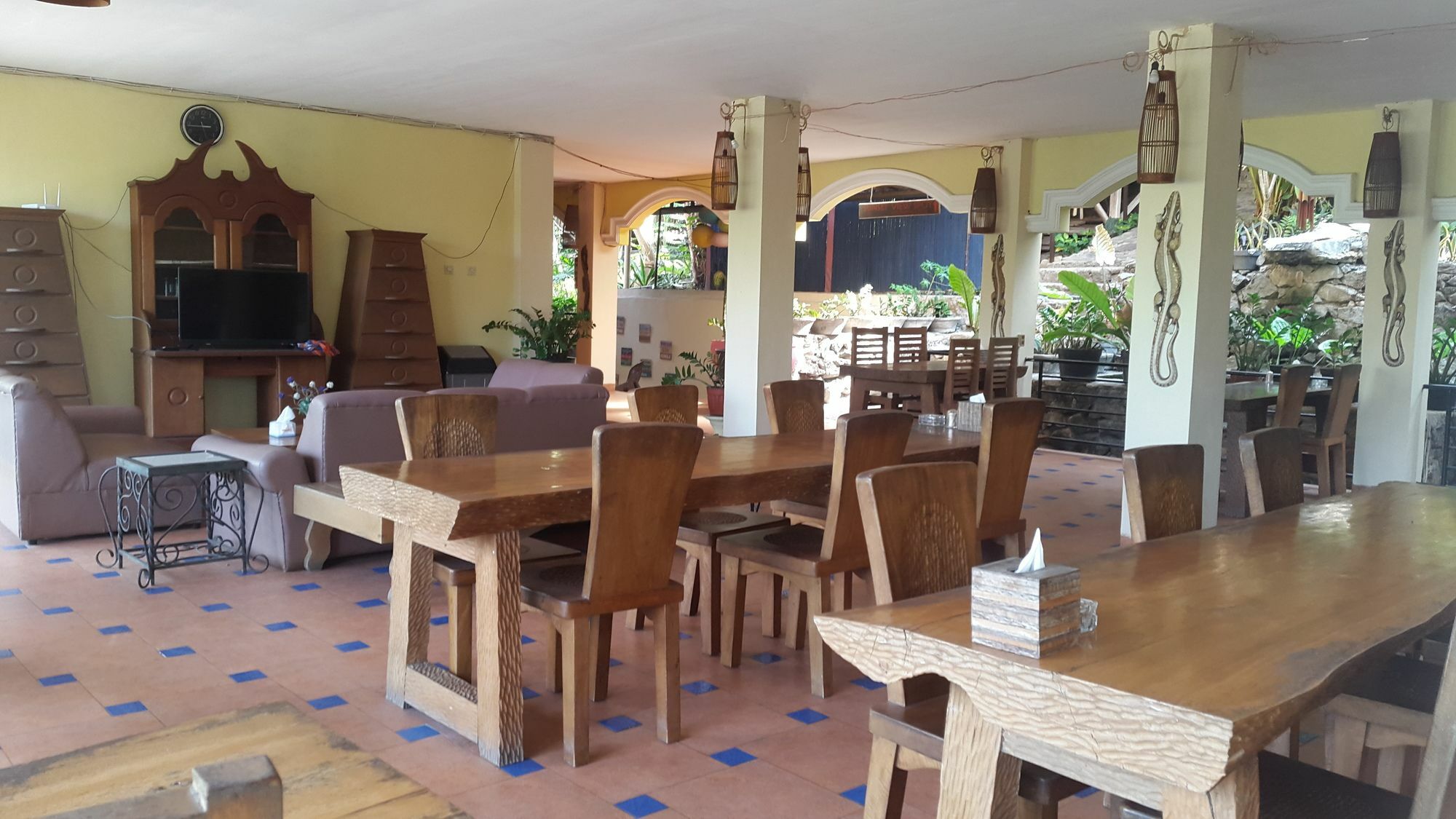 Centro Bajo Hotel & Resto Labuan Bajo Ngoại thất bức ảnh